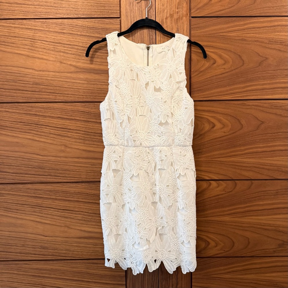 ASTR the Label White Floral Lace Mini Sheath Dress Coquette Cottagecore Medium